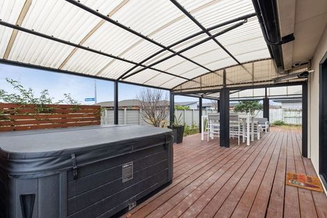 Photo of property in 6 Trump Place, Kelvin Grove, Palmerston North, 4414