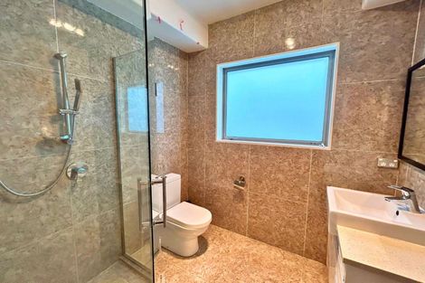 Photo of property in 21f Stamford Crescent, Flat Bush, Auckland, 2019