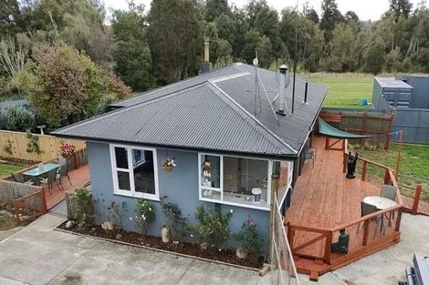 Photo of property in 12 Lagoon Road, Rangiwahia, Kimbolton, 4774