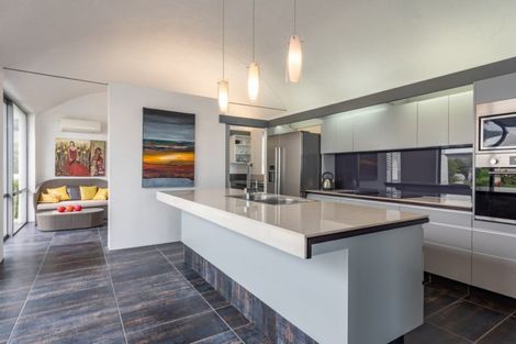 Photo of property in Solemer Beach House, 80 Paetawa Road, Peka Peka, Waikanae, 5391