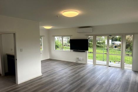 Photo of property in 1/3 Exmouth Road, Northcote, Auckland, 0627