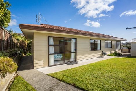 Photo of property in 25a Latitude Close, Whitby, Porirua, 5024