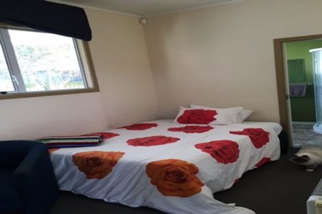 Photo of property in 2 Watson Drive, Paraparaumu Beach, Paraparaumu, 5032