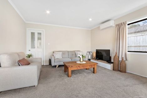 Photo of property in 35a Awaroa Road, Sunnyvale, Auckland, 0612