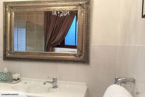 Photo of property in 423 Karaka Bay Road, Karaka Bays, Wellington, 6022