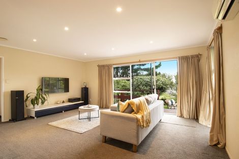 Photo of property in 18 Toporoa View, Ascot Park, Porirua, 5024