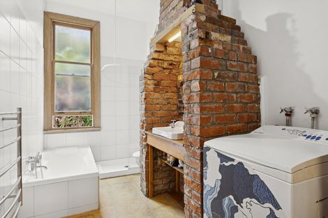 Photo of property in 1 Seddon Street, Ravensbourne, Dunedin, 9022