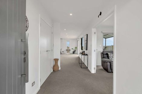 Photo of property in 27 Silicon Way, Fitzherbert, Palmerston North, 4410