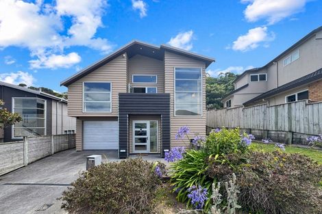 Photo of property in 27a Waverton Terrace, Churton Park, Wellington, 6037