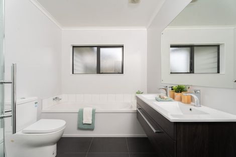 Photo of property in 36 Havana Rise, Grenada Village, Wellington, 6037