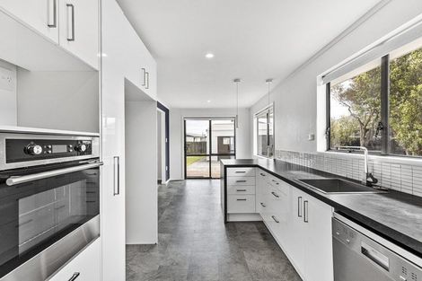 Photo of property in 3 Apollo Parade, Milson, Palmerston North, 4414