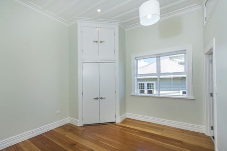 Photo of property in 1/1 Balmain Road, Birkenhead, Auckland, 0626