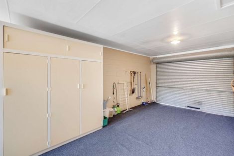 Photo of property in 2/4212a Great North Road, Glendene, Auckland, 0602
