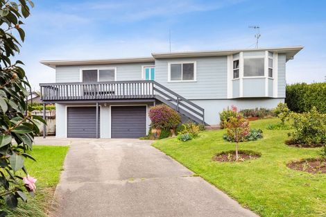 Photo of property in 9 Ross Grove, Paraparaumu, 5032