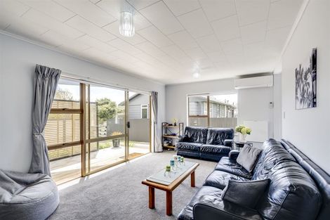 Photo of property in 27 York Avenue, Tamatea, Napier, 4112