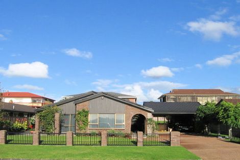 Photo of property in 5 Falstaff Place, Half Moon Bay, Auckland, 2012