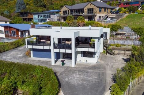 Photo of property in 9 Rimu Terrace, Waikawa, Picton, 7220