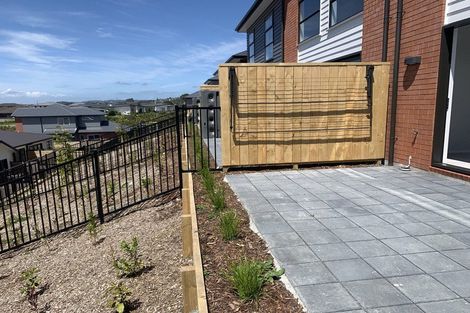 Photo of property in 15 William Calvert Drive, Swanson, Auckland, 0614