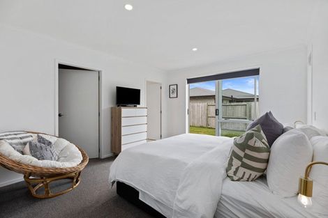 Photo of property in 19 Naeo Close, Papamoa Beach, Papamoa, 3118