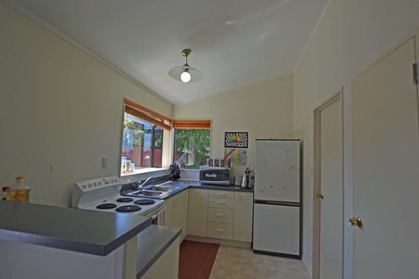 Photo of property in 3 Madigan Place, Glendene, Auckland, 0602