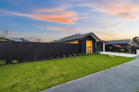 Photo of property in 39 Blue Jacket Drive, Halswell, Christchurch, 8025
