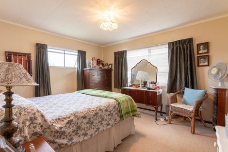 Photo of property in 20 Ross Street, Woodville, 4920