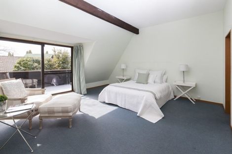 Photo of property in 33 Dovedale Avenue, Ilam, Christchurch, 8041