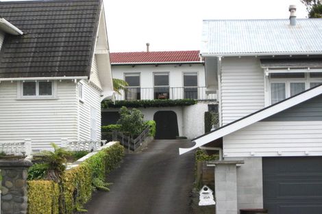 Photo of property in 25 Seaview Road, Marfell, New Plymouth, 4310