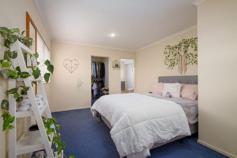 Photo of property in 15 Lenore Road, Favona, Auckland, 2024