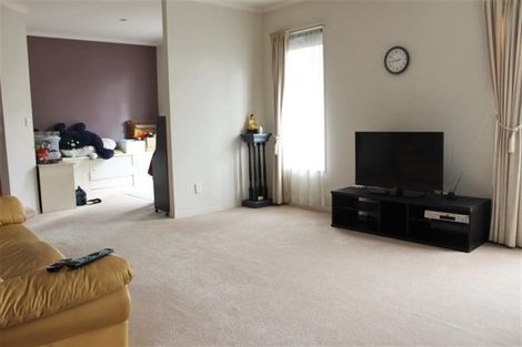 Photo of property in 84 Moyrus Crescent, East Tamaki Heights, Auckland, 2016