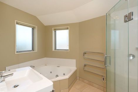 Photo of property in 94 Packe Street, Edgeware, Christchurch, 8013