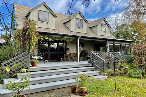 Photo of property in 8 Escort Grove, Awapuni, Palmerston North, 4412