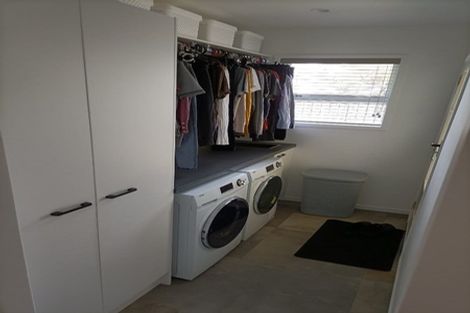 Photo of property in 42 Turville Crescent, Newlands, Wellington, 6037