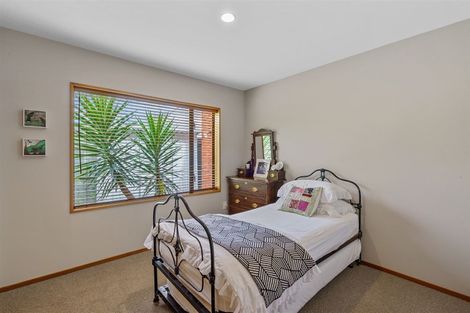 Photo of property in 6 Croftfield Place, Westmorland, Christchurch, 8025