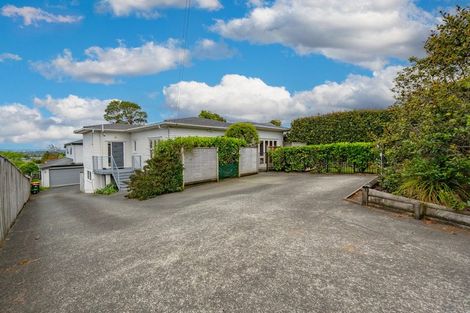 Photo of property in 79 Hobsonville Road, West Harbour, Auckland, 0618