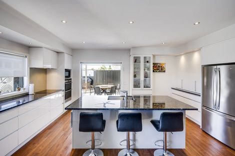 Photo of property in 11a Avenue Road, Greenmeadows, Napier, 4112