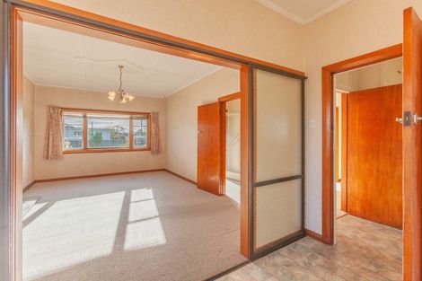 Photo of property in 30 Anzac Avenue, Onekawa, Napier, 4110