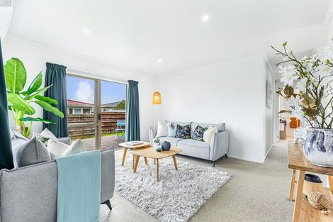 Photo of property in 25a Sylvan Crescent, Te Atatu South, Auckland, 0610