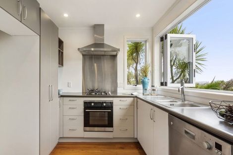 Photo of property in 2/80 Seaview Road, Castor Bay, Auckland, 0620