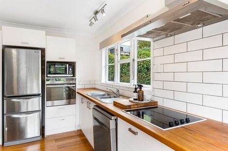 Photo of property in 39 Rawhiti Street, Stokes Valley, Lower Hutt, 5019