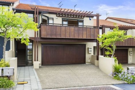 Photo of property in 9/8 Tobago Place, Sunnynook, Auckland, 0620