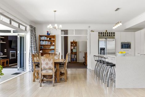 Photo of property in 25 Magnolia Rise, Waipahihi, Taupo, 3330