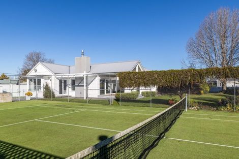 Photo of property in 27 Neeve Road, Taradale, Napier, 4112