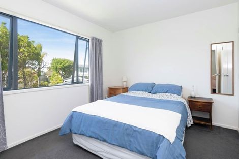 Photo of property in 2/2 Armoy Drive, East Tamaki, Auckland, 2016