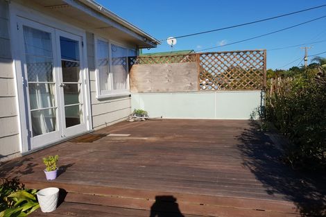 Photo of property in 32 James Mcleod Road, Shelly Beach, Helensville, 0874