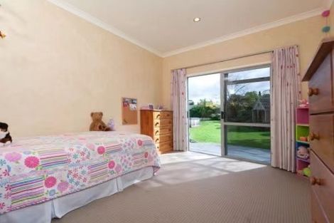 Photo of property in 10 Chesley Place, Half Moon Bay, Auckland, 2012