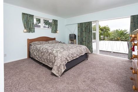 Photo of property in 42 Reeves Road, Pakuranga, Auckland, 2010
