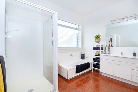 Photo of property in 1 The Fairway, Whakatane, 3120