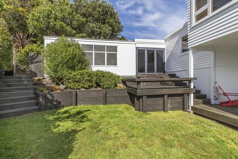 Photo of property in 11 Beacon Hill Road, Strathmore Park, Wellington, 6022