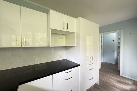 Photo of property in 13 Jane Grove, Paparangi, Wellington, 6037